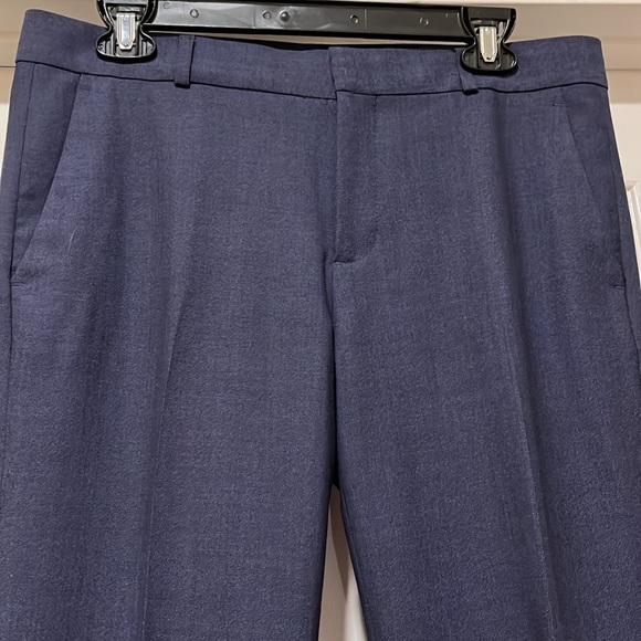 Like new Banana Republic Logan pants size 8P - Picture 2 of 3